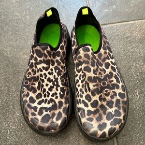 Women’s oofos leopard shoes